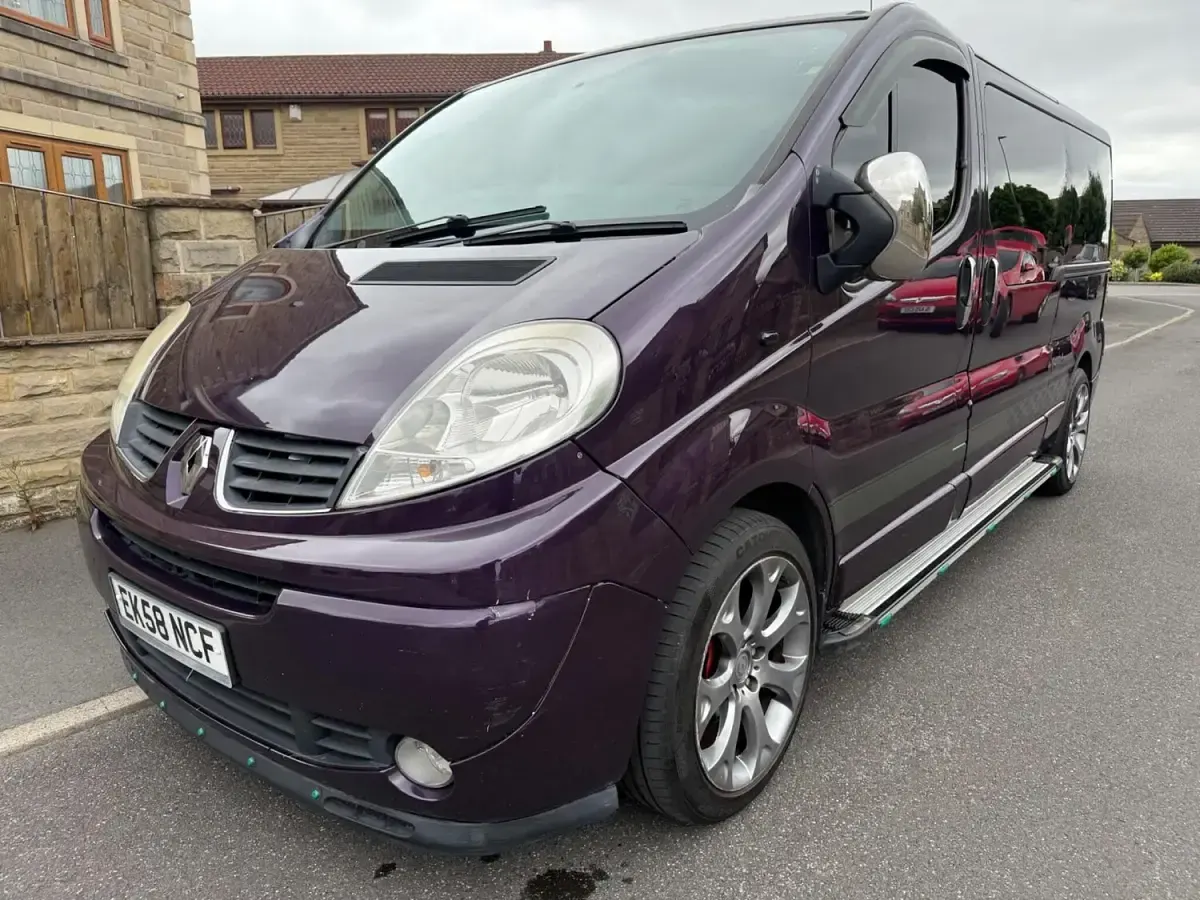 Used Renault Trafic 2009 Mauve/purple MPV