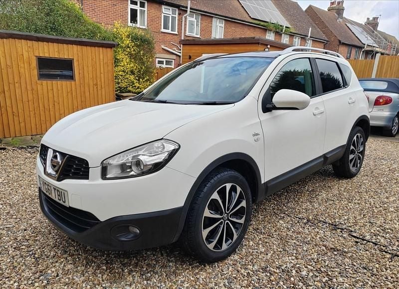 Used Nissan Qashqai N-TEC 117 HP (86 kW) 2011 White SUV