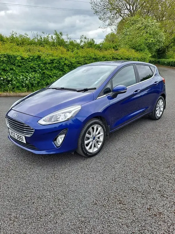 Used Ford Fiesta Titanium 125 HP (91 kW) 2018 Blue Hatchback