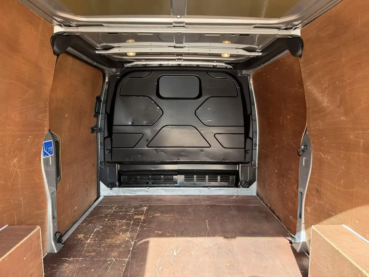 Used Ford Transit Custom 105 HP (77 kW) 2016 Silver Van