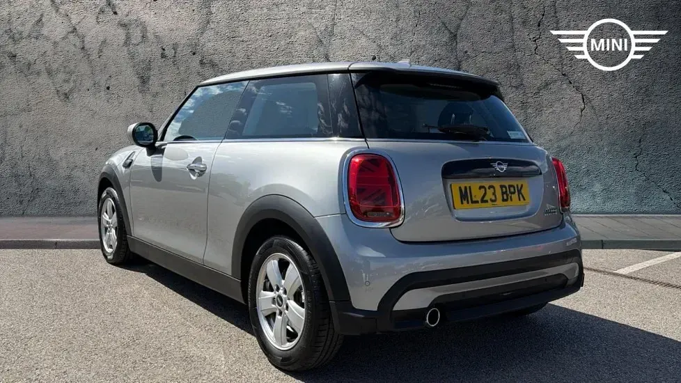 Used Mini Cooper Classic 134 HP (98 kW) 2023 Silver Hatchback