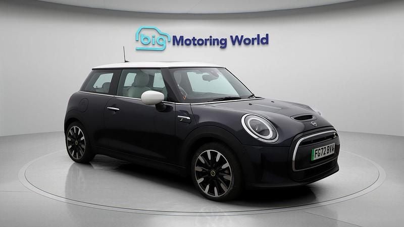 Used 2022 Mini Cooper SE Hatch Hatchback | £14,800 (Good price) - Image 1/4