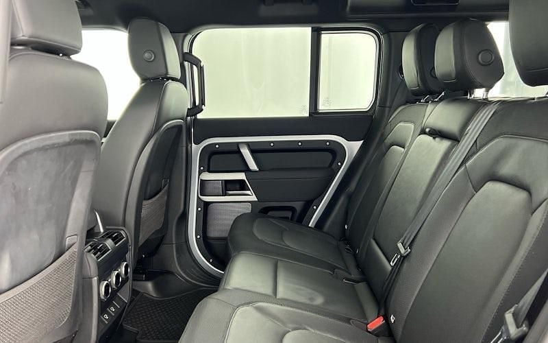 Used Land Rover Defender SE Dynamic 404 HP (297 kW) 2023 SUV