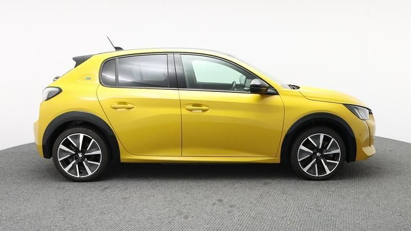 Second-hand Peugeot e-208 Premium 100 kW (136 CP) 2022 Galben Hatchback