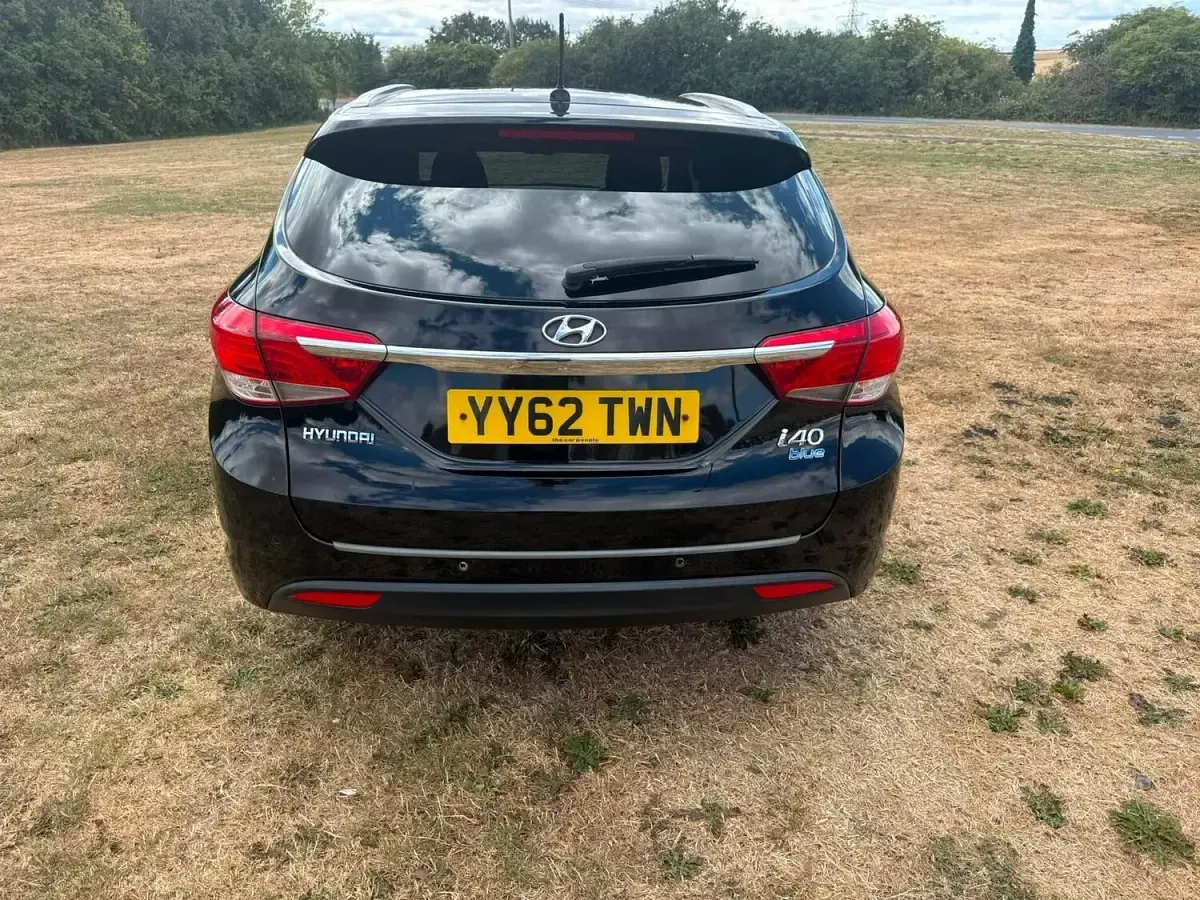 Used Hyundai i40 Style 136 HP (100 kW) 2012 Black Estate