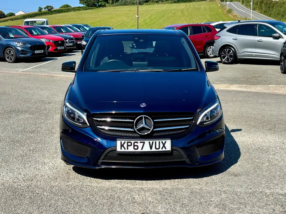 Used Mercedes B200 AMG Line Premium Plus 2017 Blue Hatchback