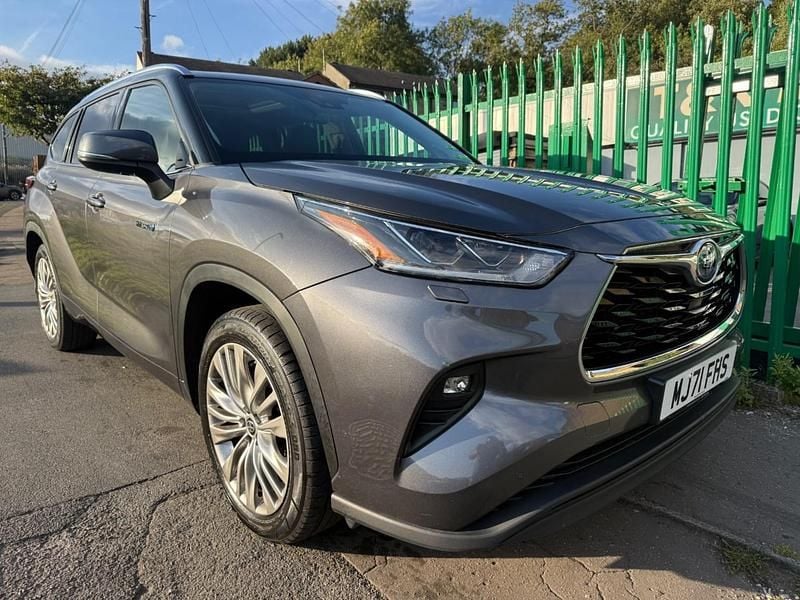 Grey Used 2021 Toyota Highlander SUV | £27,495 (Fair price) - Image 1/4