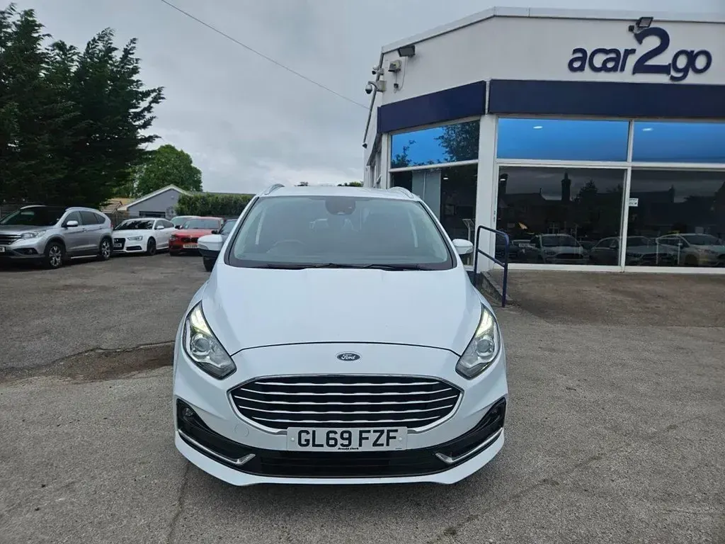 Usado Ford S-MAX Titanium 165 HP (121 kW) 2019 Branco Monovolume