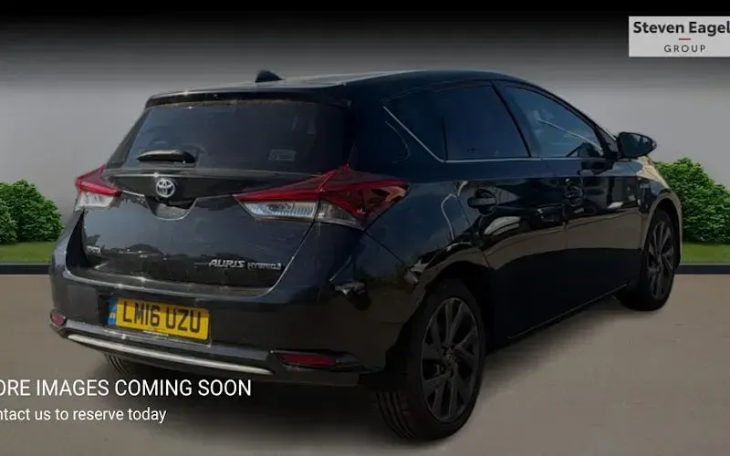 Used Toyota Auris Hybrid Design 136 HP (100 kW) 2016 Hatchback