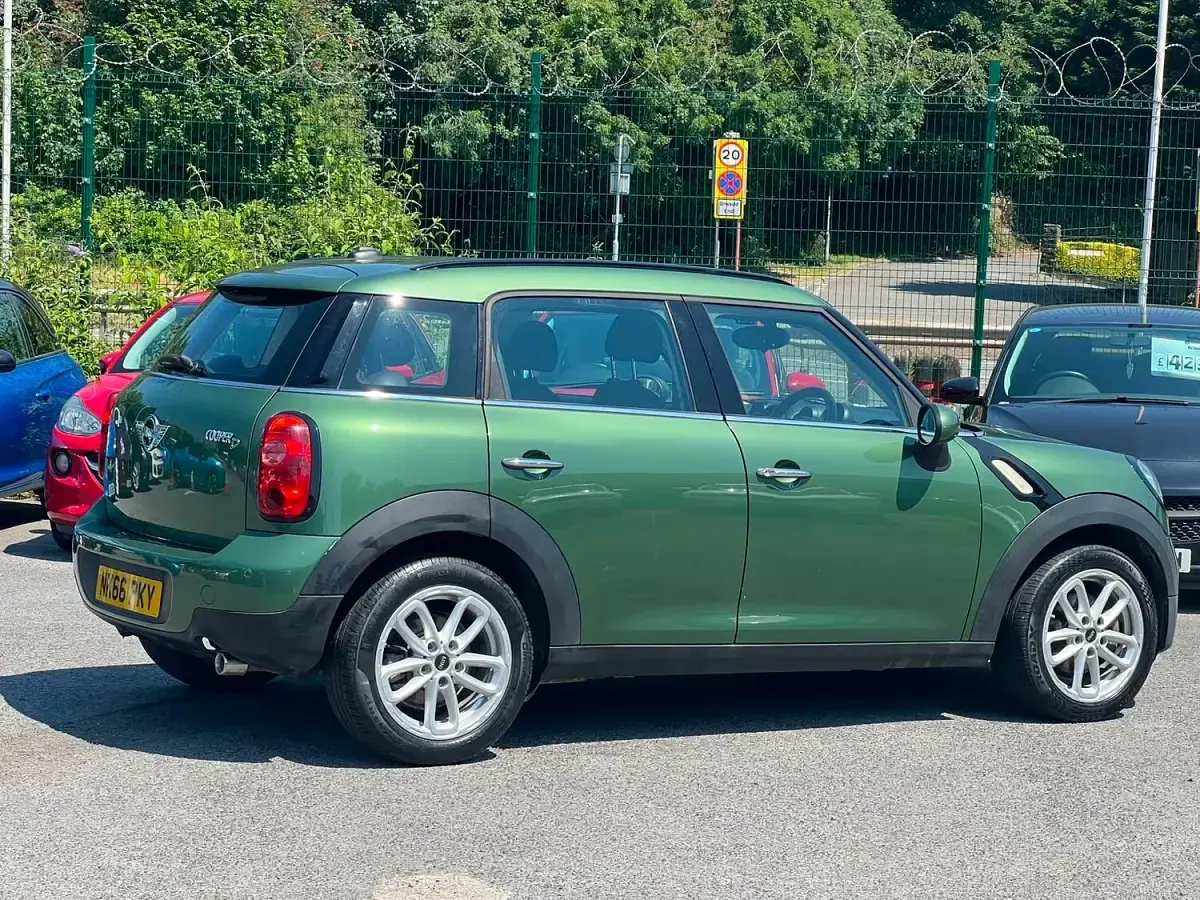Used Mini Cooper D 2016 Green Hatchback