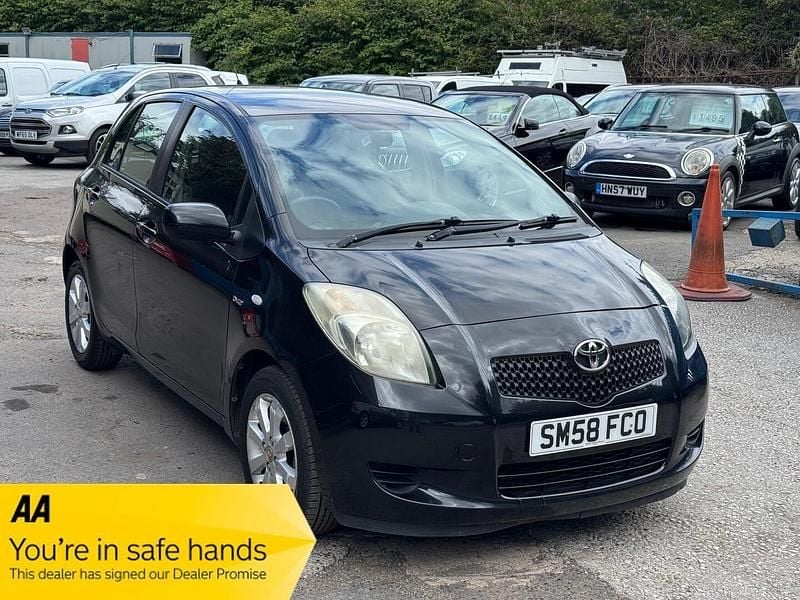 Black Used 2009 Toyota Yaris Hatchback | £2,289 (Good price) - Image 1/3