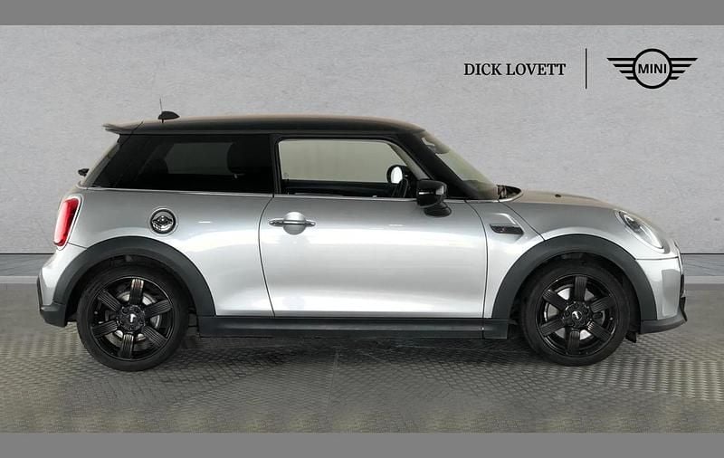 Used Mini Cooper S Classic 188 HP (138 kW) 2023 Silver Hatchback