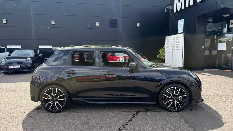 Używany Mini Cooper S Hatch 201 KM (147 kW) 2025 Czarny Hatchback