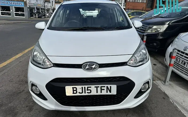 Używany Hyundai i10 Premium 87 KM (63 kW) 2015 Biały Hatchback