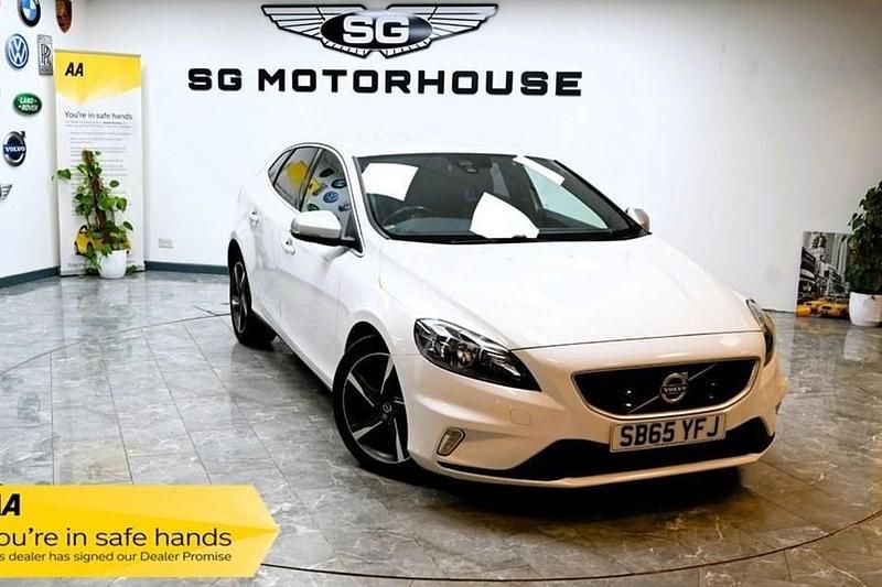 White Used 2015 Volvo V40 R-Design Hatchback | £7,495 (Fair price) - Image 1/1