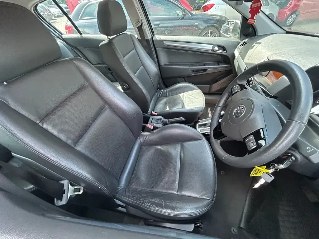 Used Vauxhall Astra SRi 2007 Silver Hatchback