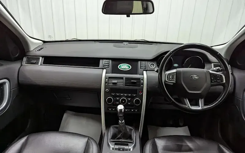Used Land Rover Discovery Sport SE 150 HP (110 kW) 2018 Red SUV