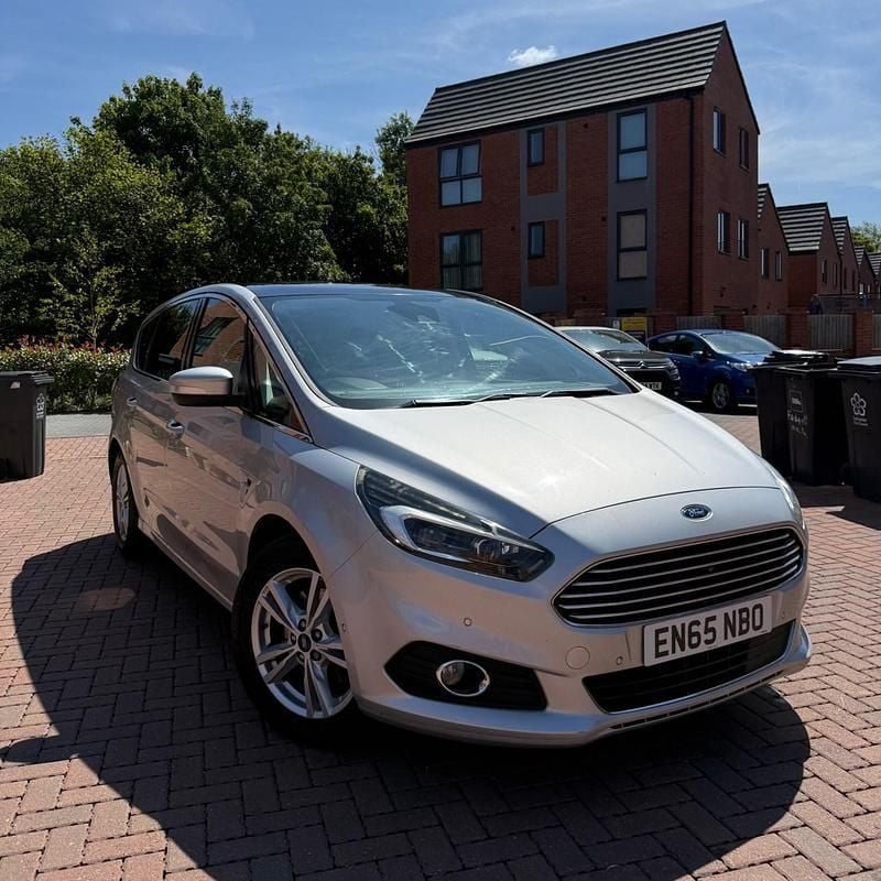 Silver Used 2015 Ford S-MAX Titanium MPV | £5,495 (Fair price) - Image 1/4
