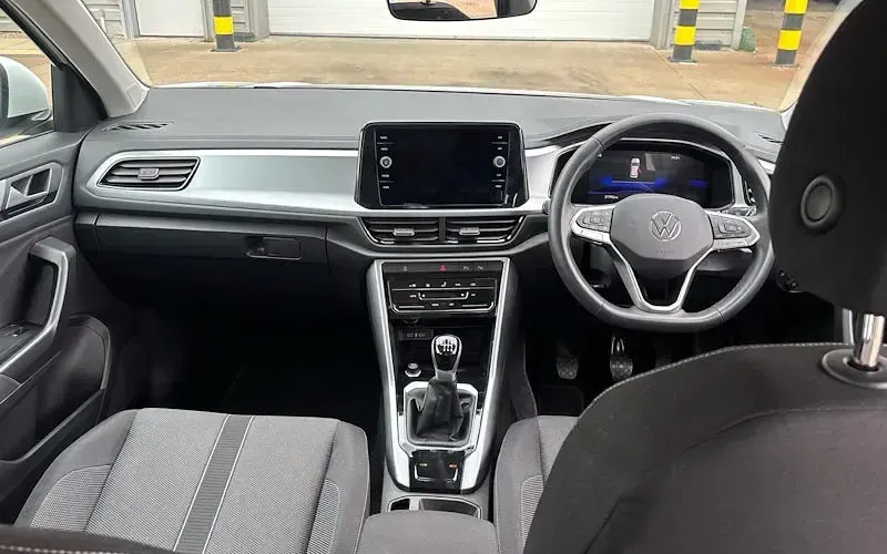 Used VW T-Roc Life 110 HP (80 kW) 2023 White SUV