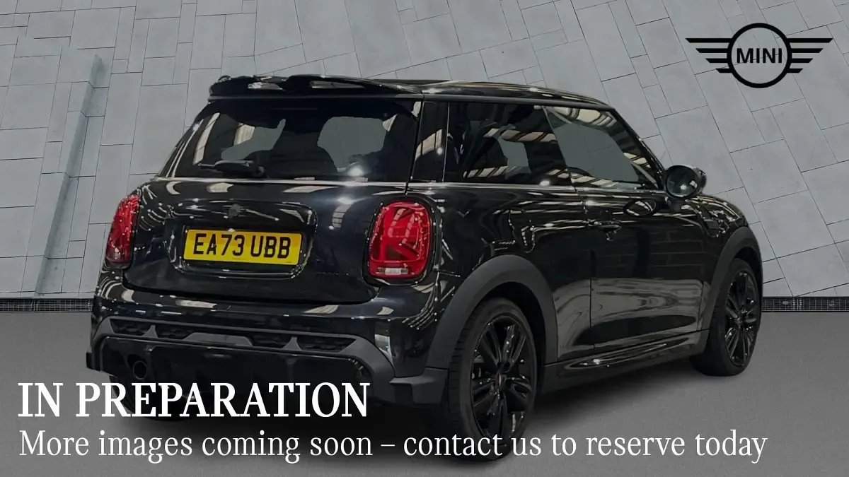 Usado Mini Cooper Hatch 134 CV (98 kW) 2024 Negro Utilitario