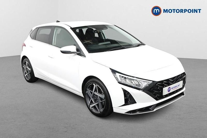 Used Hyundai i20 Premium 101 HP (74 kW) 2025 White Hatchback
