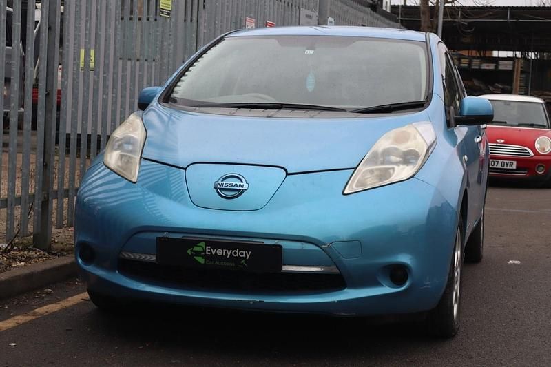 Used Nissan Leaf 80 kW (109 HP) 2011 Blue Hatchback