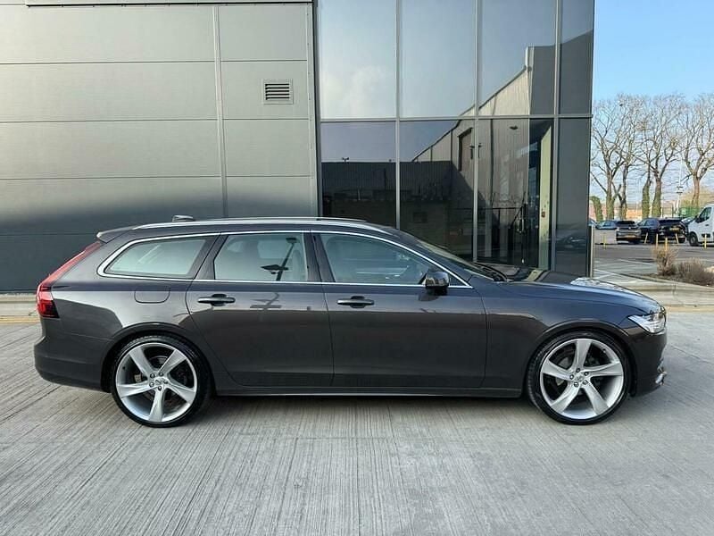 Used Volvo V90 Momentum 195 HP (143 kW) 2020 Grey Estate