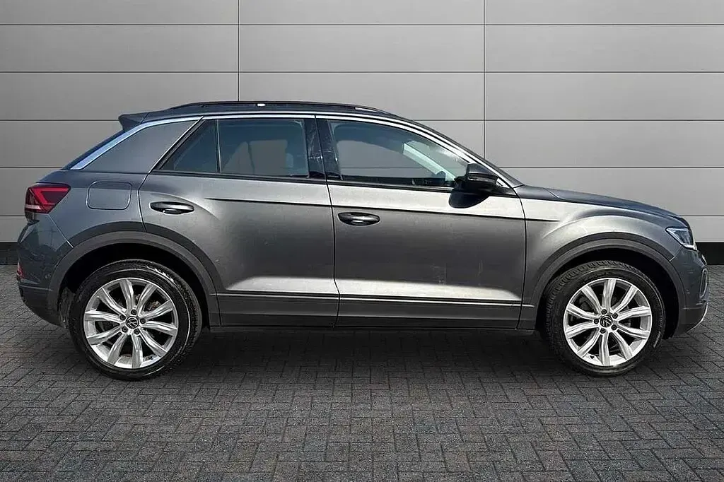 Used VW T-Roc Life 150 HP (110 kW) 2022 Indium grey SUV