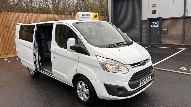Used Ford Transit Custom Limited 130 HP (95 kW) 2017 White Van