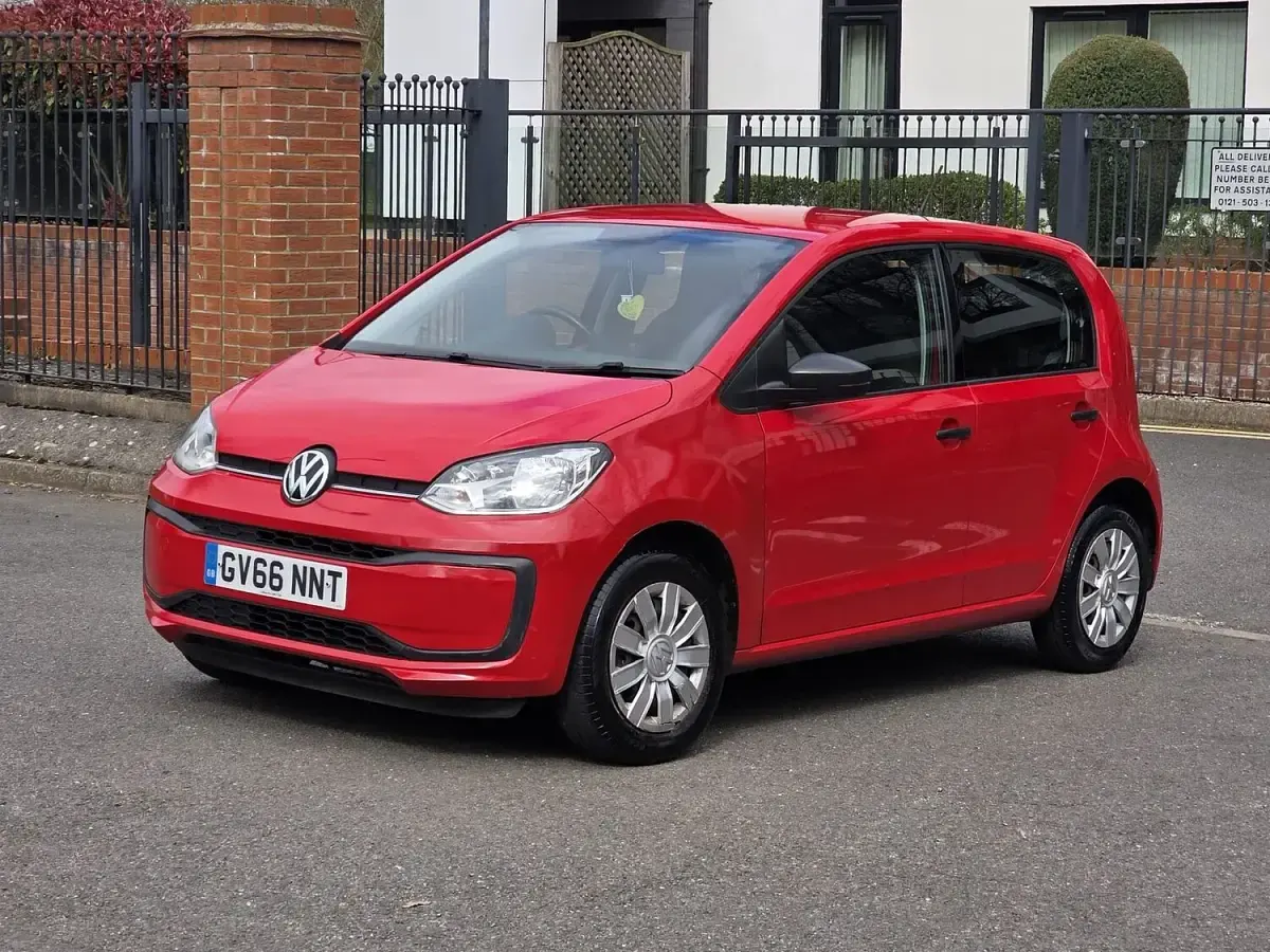Used VW up! take up! 60 HP (44 kW) 2017 Red Hatchback