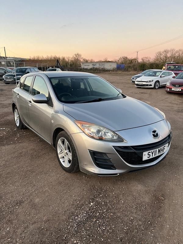 Silver Used 2011 Mazda 3 Hatchback | £1,495 (Fair price) - Image 1/4