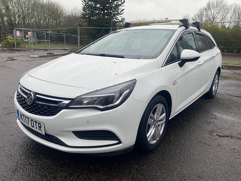 Used Vauxhall Astra S 2017 White Estate