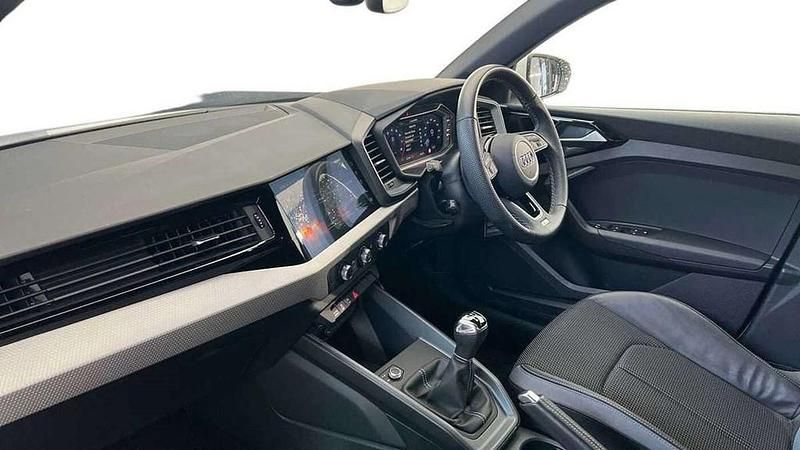 Used Audi A1 S-Line 113 HP (83 kW) 2024 White SUV