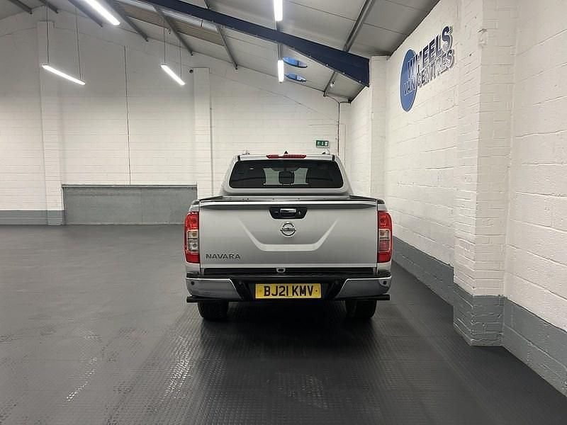 Used Nissan Navara Tekna 190 HP (139 kW) 2021 Silver Pickup
