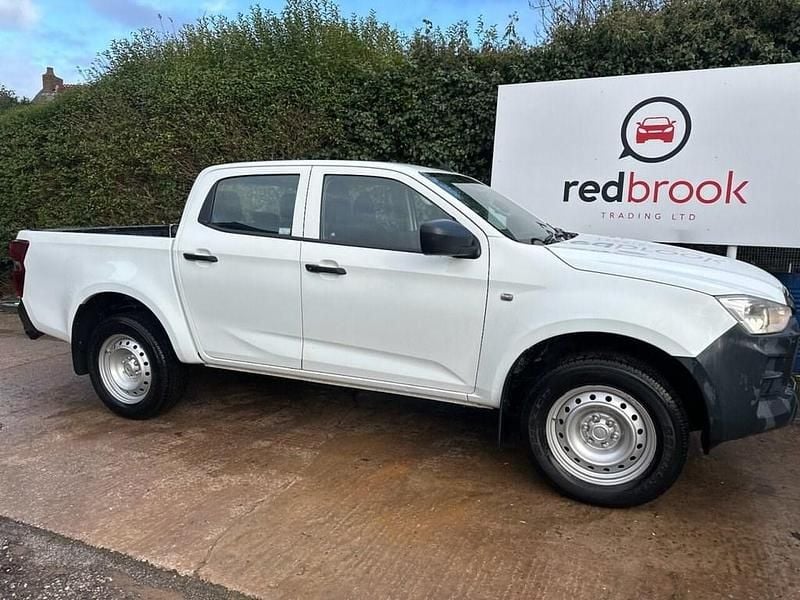 Used Isuzu Pick up 164 HP (120 kW) 2022 White Pickup