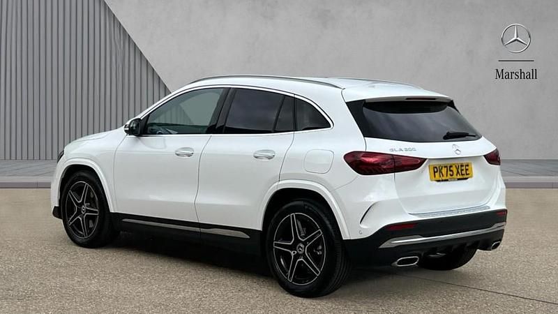 Usado Mercedes GLA200 Executive 163 HP (119 kW) 2025 Branco SUV