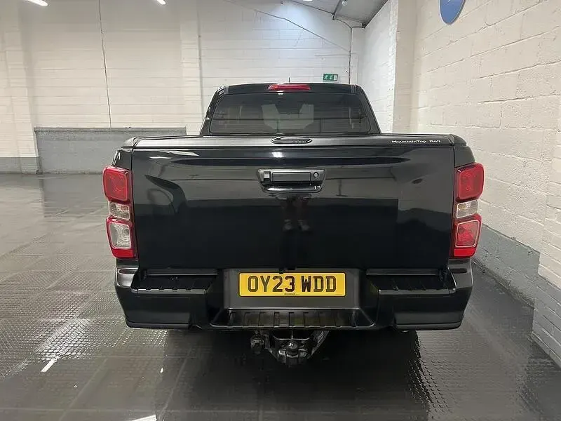 Used Isuzu D-Max 163 HP (119 kW) 2023 Black Pickup