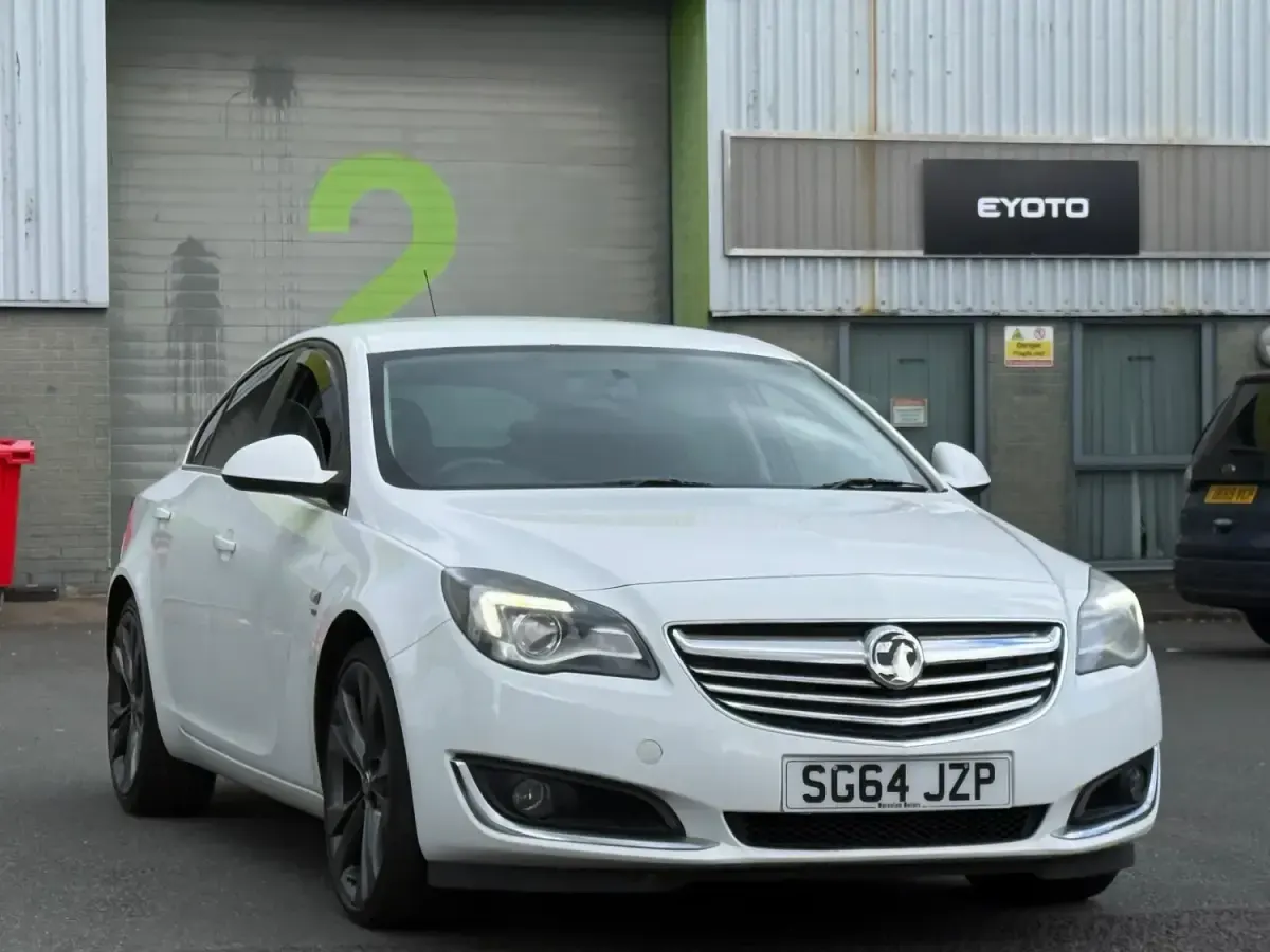 Second-hand Vauxhall Insignia SRi 2014 Alb Hatchback