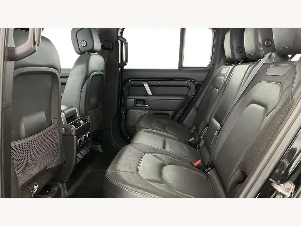 Used Land Rover Defender HSE Dynamic 300 HP (220 kW) 2023 Black SUV