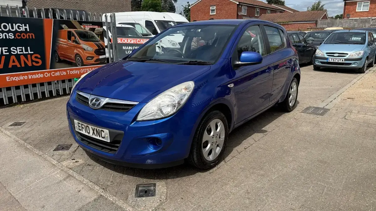 Used Hyundai i20 Comfort 78 HP (57 kW) 2010 Blue Hatchback