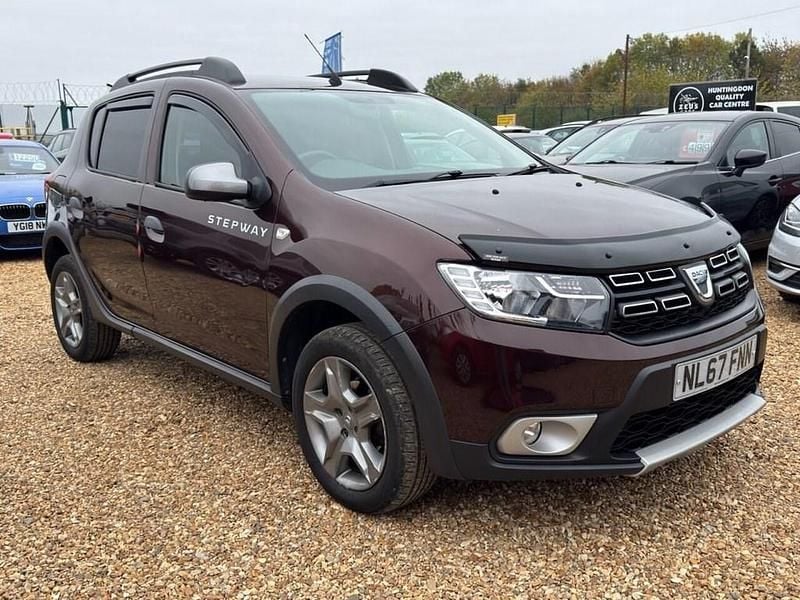 Brown Used 2017 Dacia Sandero Lauréate Hatchback | £3,450 (Super price) - Image 1/4