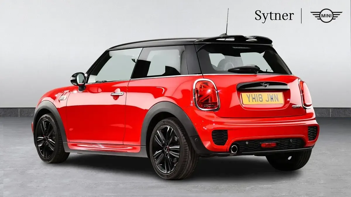Used Mini Cooper Hatch 134 HP (98 kW) 2018 Red Hatchback
