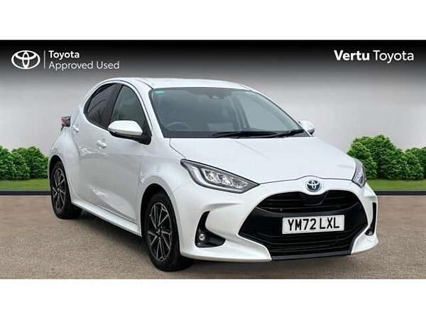 Used 2023 Toyota Yaris Design Hatchback | £17,009 (Good price) - Image 1/4