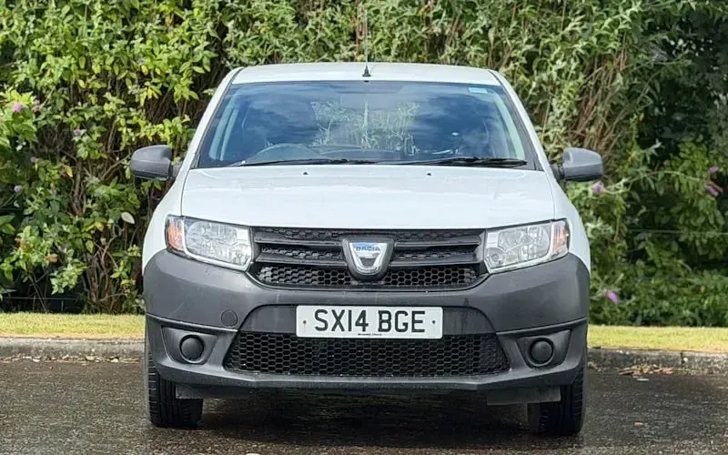 Used Dacia Sandero Acces 75 HP (55 kW) 2014 White Hatchback
