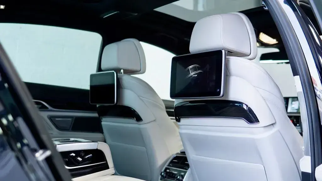Used BMW 730L M Sport 265 HP (194 kW) 2015 Black Sedan