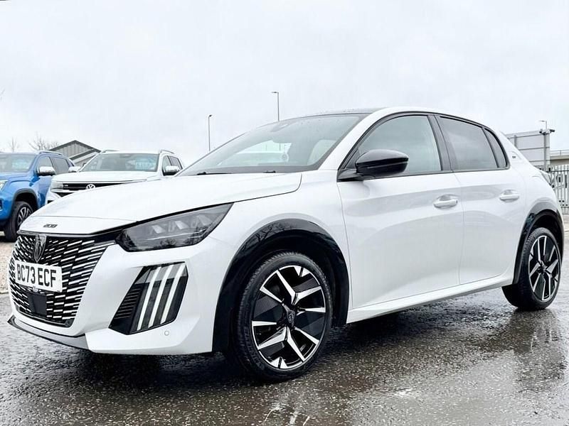 Used Peugeot 208 GT 100 HP (73 kW) 2024 White Hatchback