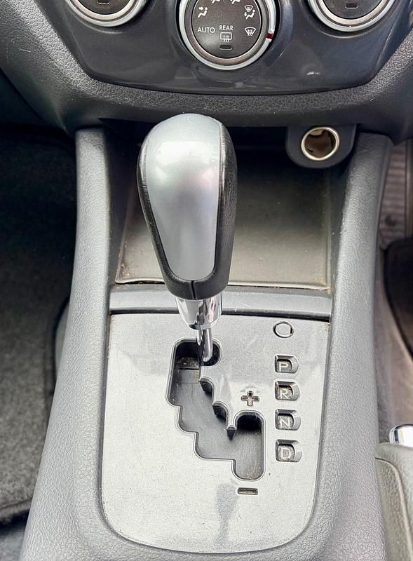 Begagnad Subaru Impreza 2008 Vit Halvkombi