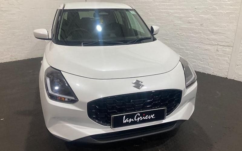Begagnad Suzuki Swift 82 HK (60 kW) 2024 Vit Halvkombi