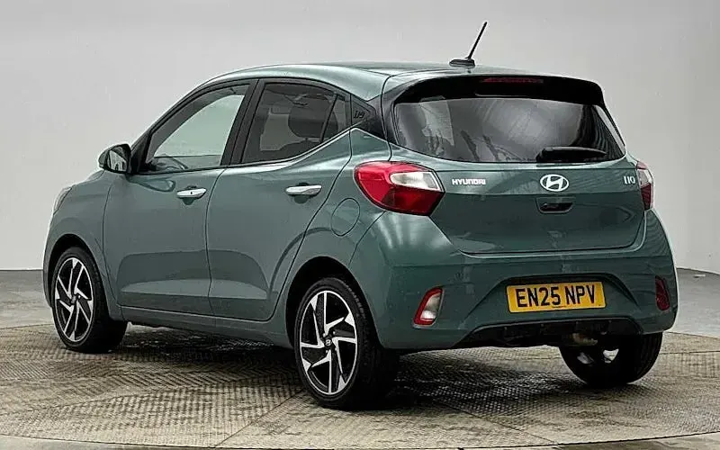 Used Hyundai i10 Premium 79 HP (58 kW) 2025 Green Hatchback