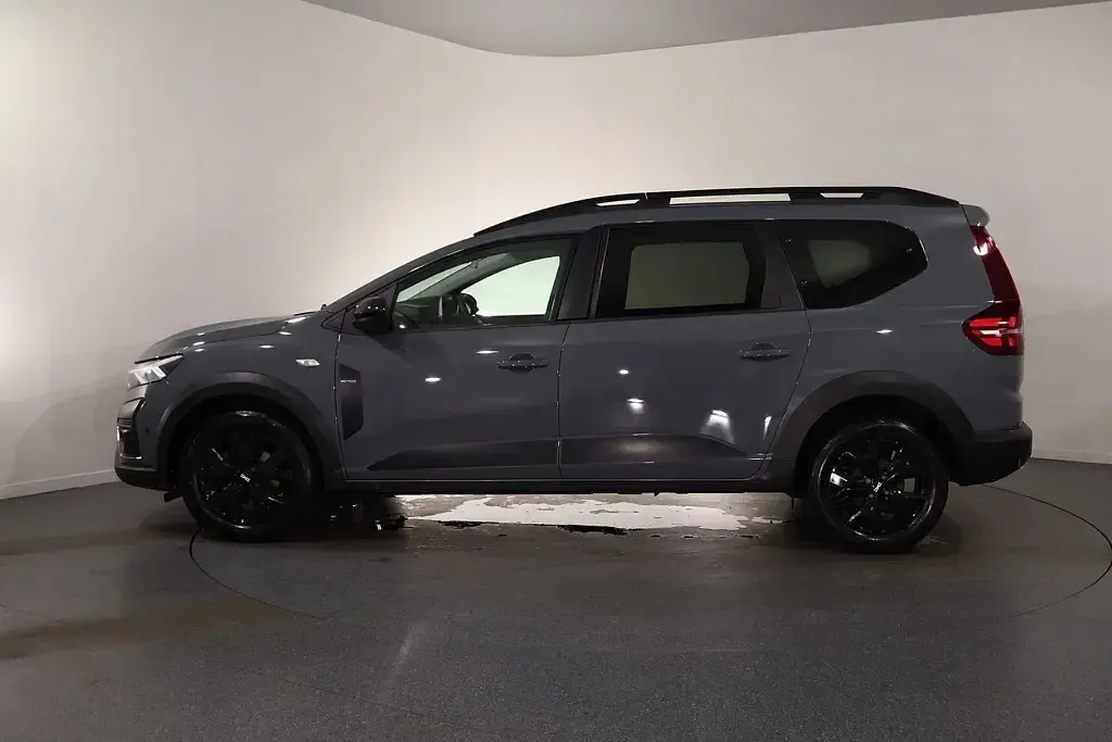 Used Dacia Jogger Extreme 110 HP (80 kW) 2023 Grey MPV